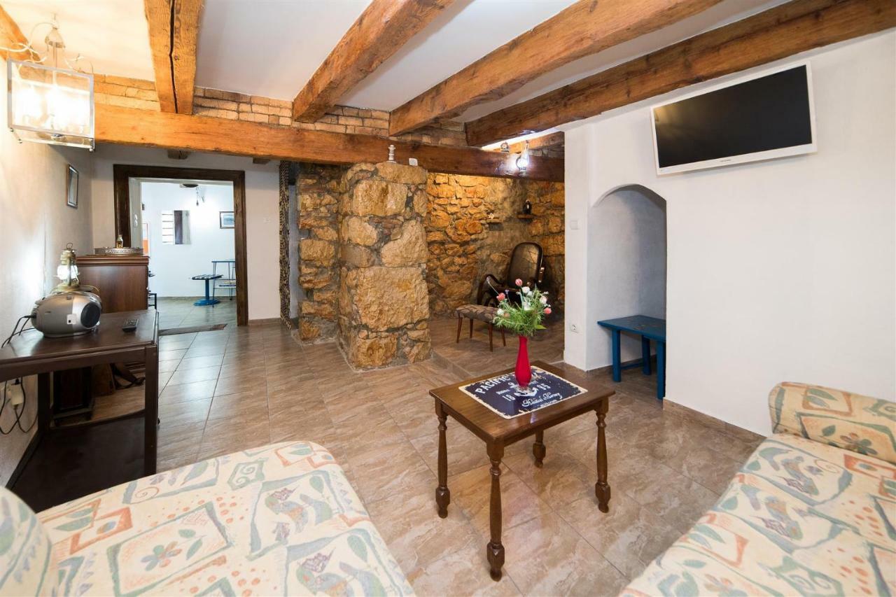 Apartmani More Crikvenica Exterior photo